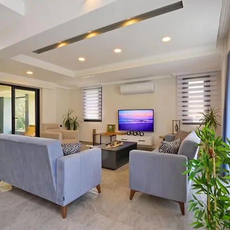 Villa Luxury-holiday For 6 People With Turkish Bath & Sauna In Oeluedeniz *