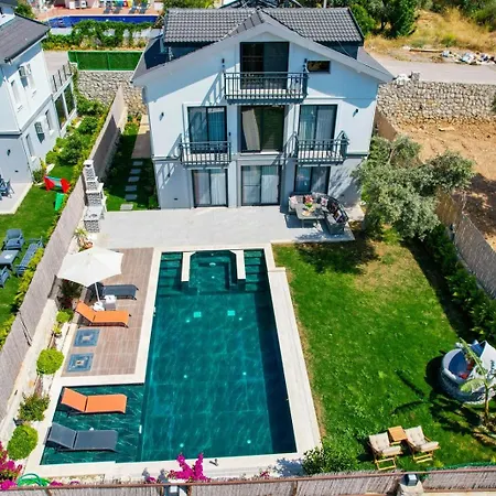 Villa Luxury-holiday For 6 People With Turkish Bath & Sauna In Oeluedeniz