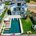 Villa Luxury-holiday For 6 People With Turkish Bath&sauna In ölüdeniz