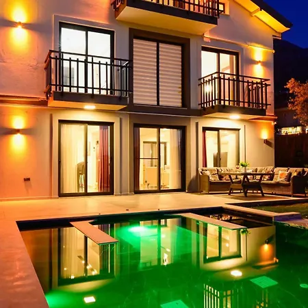 Luxury-holiday For 6 People With Turkish Bath & Sauna In Oeluedeniz *