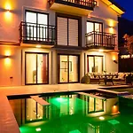Luxury-holiday For 6 People With Turkish Bath & Sauna In Oeluedeniz *