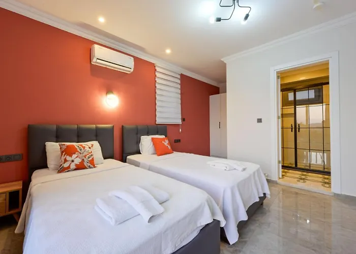 Villa Luxury-holiday For 6 People With Turkish Bath & Sauna In Oeluedeniz *