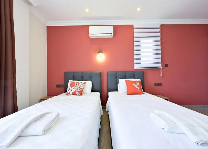 Villa Luxury-holiday For 6 People With Turkish Bath & Sauna In Oeluedeniz
